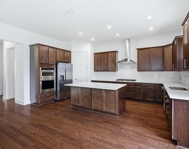 4815 Wayt Farm Ovlk - Photo Thumbnail 14