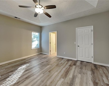 3605 Clubside Walk Nw - Photo Thumbnail 7