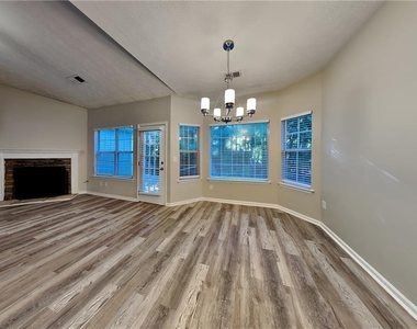 3605 Clubside Walk Nw - Photo Thumbnail 6