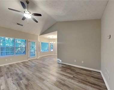 3605 Clubside Walk Nw - Photo Thumbnail 3