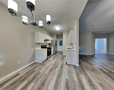 3605 Clubside Walk Nw - Photo Thumbnail 5