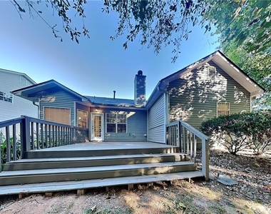 3605 Clubside Walk Nw - Photo Thumbnail 16