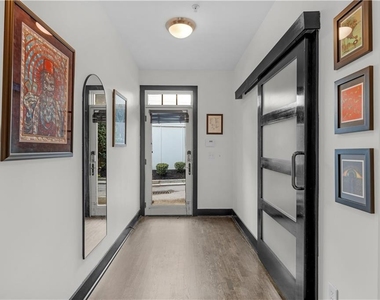 1300 Dekalb Avenue Ne - Photo Thumbnail 1