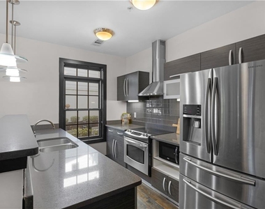 1300 Dekalb Avenue Ne - Photo Thumbnail 7