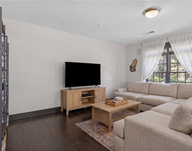 1300 Dekalb Avenue Ne - Photo Thumbnail 10