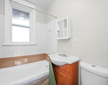411 Beloit Avenue - Photo Thumbnail 10