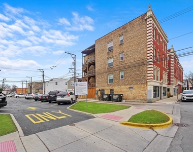 411 Beloit Avenue - Photo Thumbnail 14