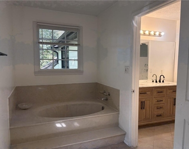 4499 Browning Court Ne - Photo Thumbnail 11