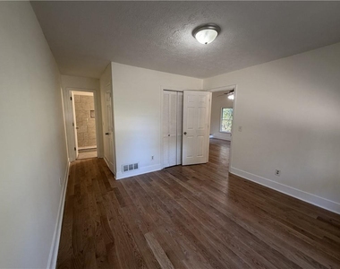 4499 Browning Court Ne - Photo Thumbnail 7