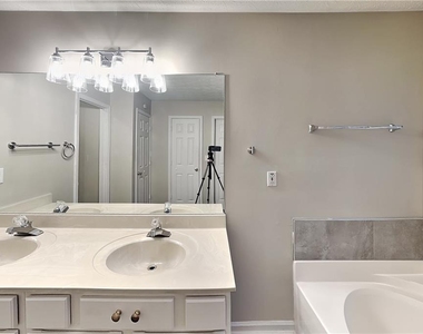 2635 Rainbow Creek Drive - Photo Thumbnail 11
