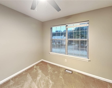 2635 Rainbow Creek Drive - Photo Thumbnail 14