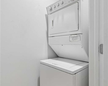 943 Peachtree Street Ne - Photo Thumbnail 15
