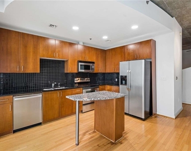 943 Peachtree Street Ne - Photo Thumbnail 6