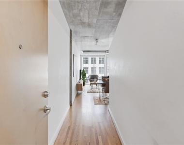 943 Peachtree Street Ne - Photo Thumbnail 1