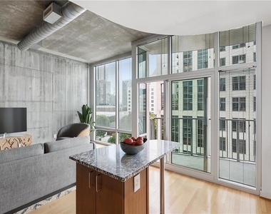 943 Peachtree Street Ne - Photo Thumbnail 10