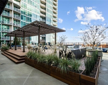 943 Peachtree Street Ne - Photo Thumbnail 19