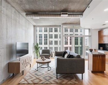 943 Peachtree Street Ne - Photo Thumbnail 5