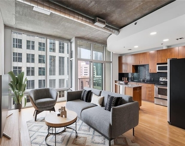 943 Peachtree Street Ne - Photo Thumbnail 2