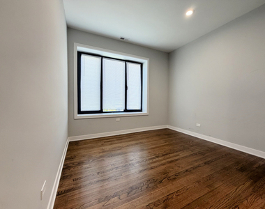 5209 N Milwaukee Avenue - Photo Thumbnail 3