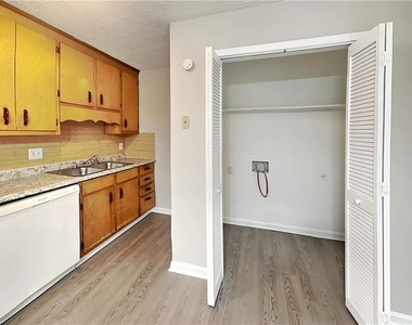 17 Fieldstone Court Nw - Photo Thumbnail 5