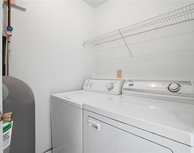 115 Knight Way - Photo Thumbnail 25