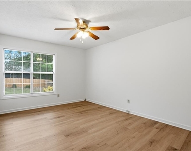 115 Knight Way - Photo Thumbnail 18