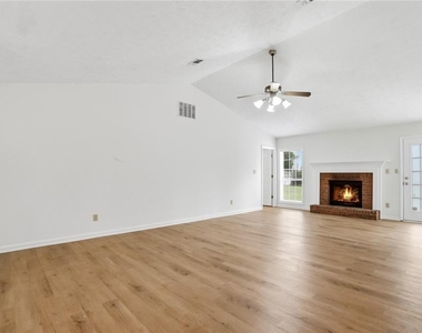 115 Knight Way - Photo Thumbnail 5