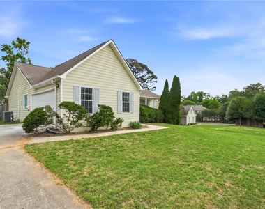 115 Knight Way - Photo Thumbnail 3