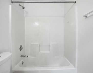 115 Knight Way - Photo Thumbnail 24