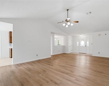 115 Knight Way - Photo Thumbnail 6