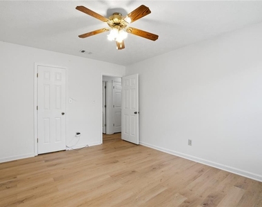 115 Knight Way - Photo Thumbnail 19