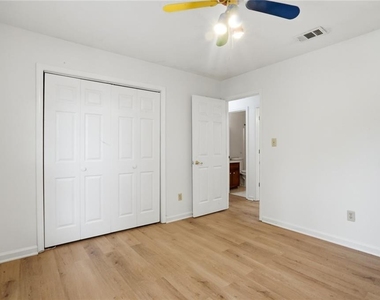 115 Knight Way - Photo Thumbnail 21