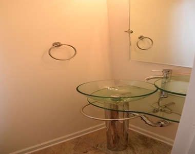 3101 Queen Anne Court - Photo Thumbnail 9