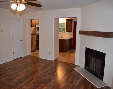 3101 Queen Anne Court - Photo Thumbnail 4