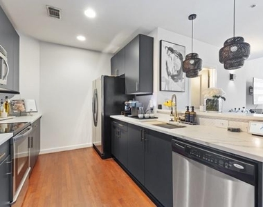400 W Peachtree Street Nw - Photo Thumbnail 2