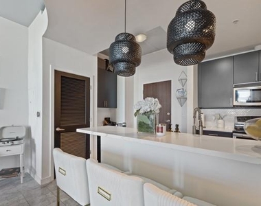 400 W Peachtree Street Nw - Photo Thumbnail 6