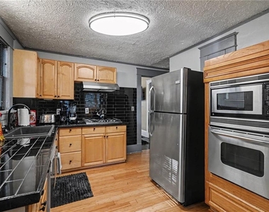 223 Cambridge Avenue - Photo Thumbnail 9
