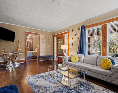 223 Cambridge Avenue - Photo Thumbnail 4