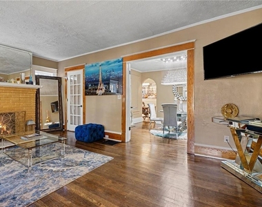 223 Cambridge Avenue - Photo Thumbnail 5