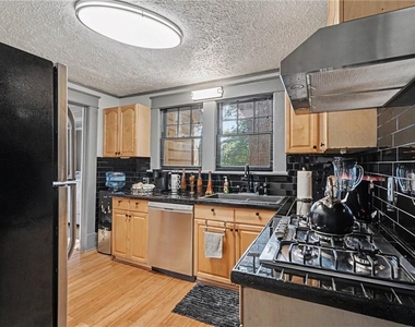 223 Cambridge Avenue - Photo Thumbnail 8