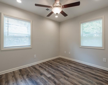 455 Bolton Road Nw - Photo Thumbnail 9