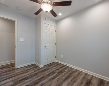 455 Bolton Road Nw - Photo Thumbnail 6