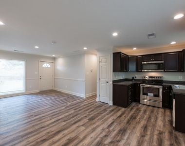 455 Bolton Road Nw - Photo Thumbnail 2
