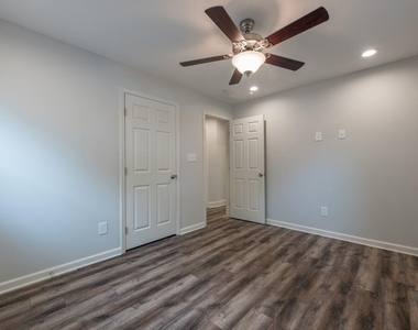 455 Bolton Road Nw - Photo Thumbnail 8