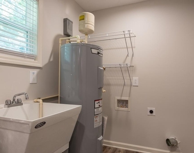 455 Bolton Road Nw - Photo Thumbnail 13