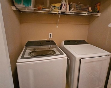 3399 Pennington Drive - Photo Thumbnail 10