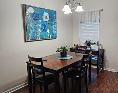 3399 Pennington Drive - Photo Thumbnail 3