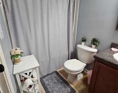 3399 Pennington Drive - Photo Thumbnail 9