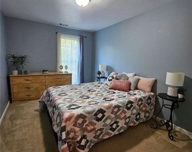 3399 Pennington Drive - Photo Thumbnail 5