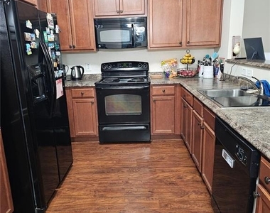 3399 Pennington Drive - Photo Thumbnail 4